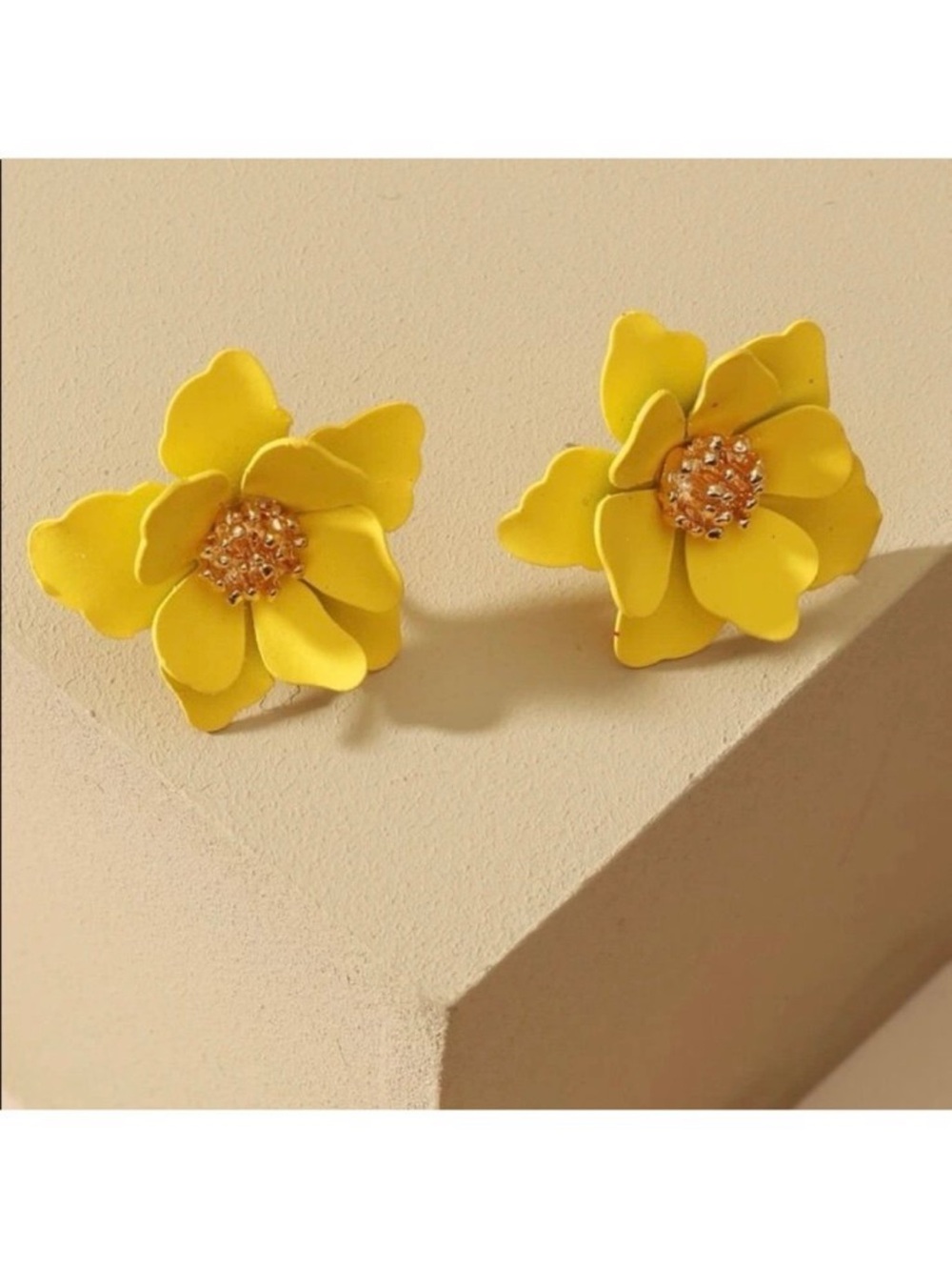 ANTHROPOLOGIE 3D BRIGITTE FLORAL POST STUD EARRINGS MATTE FINISH